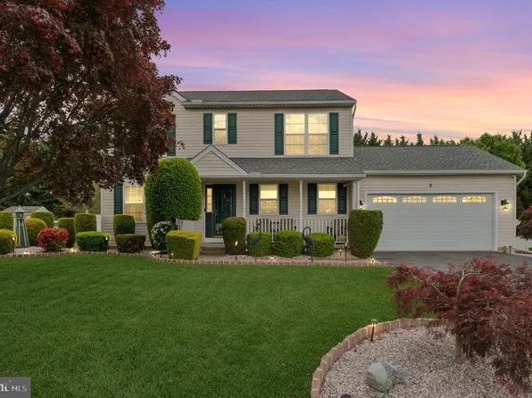 6 Crestpoint Dr, New Castle, DE 19720