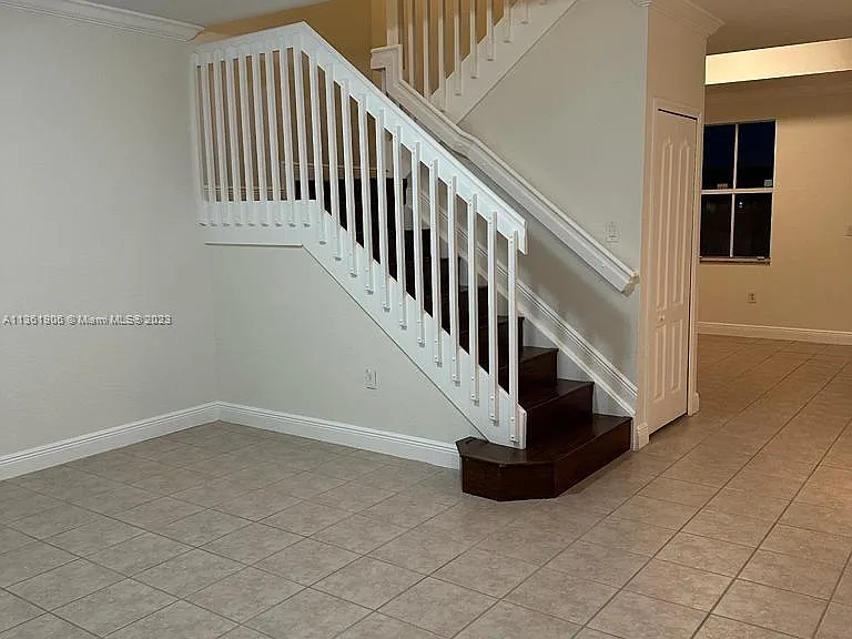 15315 SW 9th Way — Photo 8