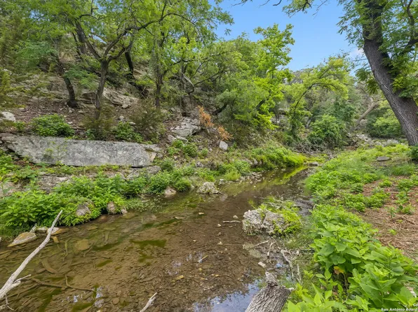 000 Pitre Springs Road, Kerrville, TX 78028