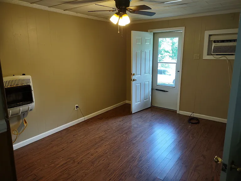 104 Church Ct — Photo 2