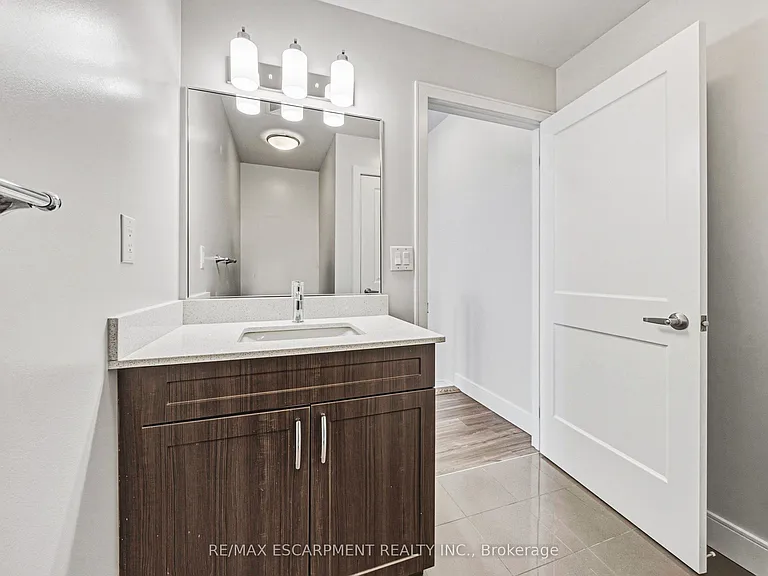 2061 Prospect St #214 — Photo 6