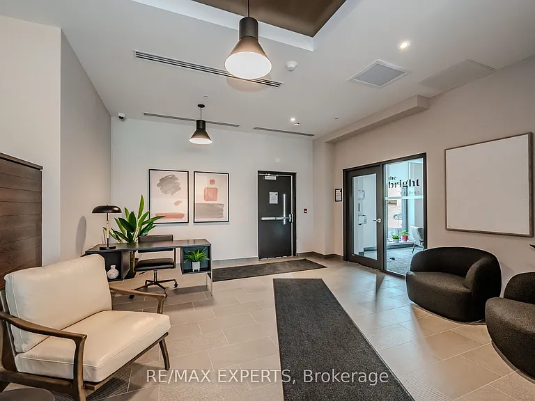 403 King St W #741 — Photo 17