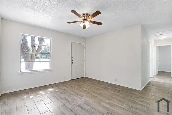 4 bed, $1,425 — Photo 3