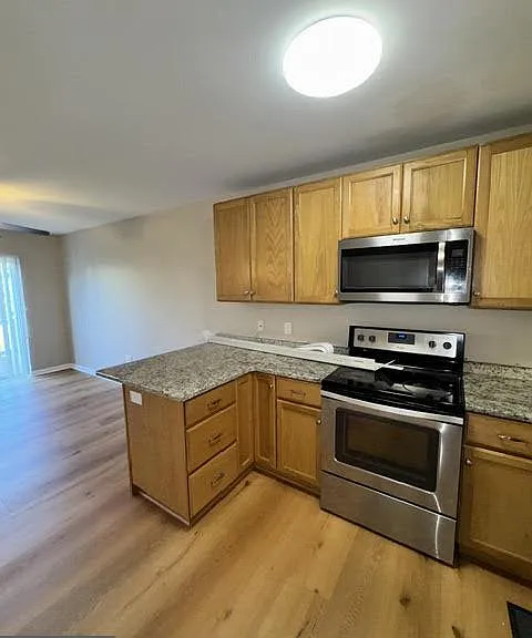 327 S Adams St — Photo 14