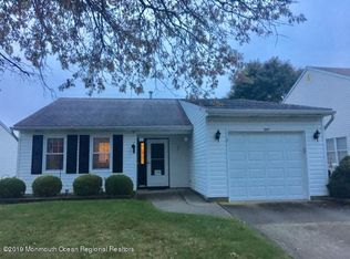 247 Wagon Wheel Ln, Columbus, NJ 08022