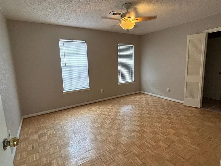 2710 Briarhurst Dr #5 — Photo 33