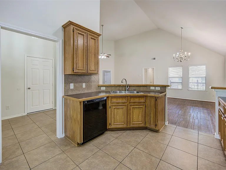 19915 Shore Meadows Ln — Photo 10