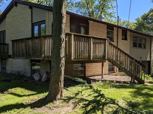 615 E Harding Dr, Urbana, IL 61801