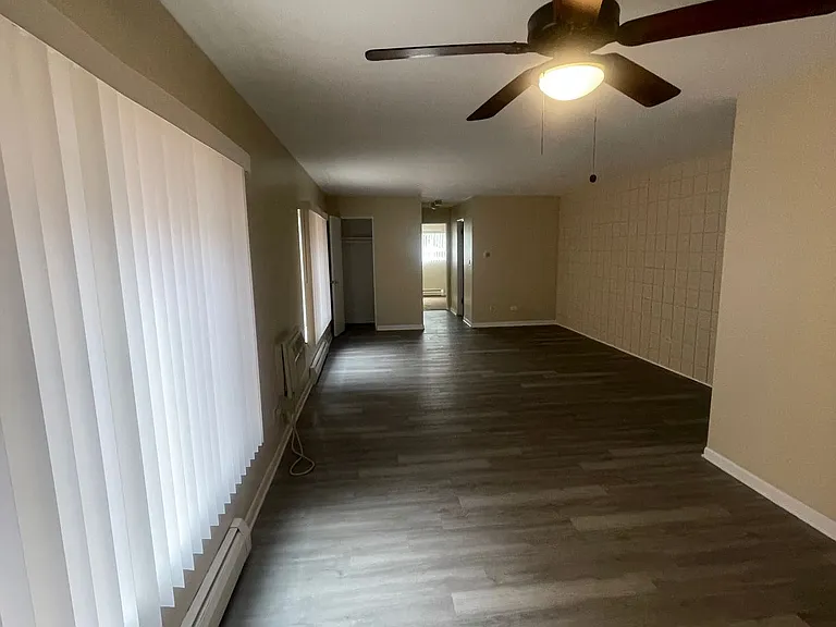 809 W Greenwood Ave #2E — Photo 3