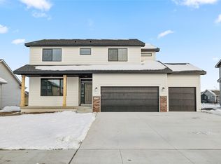 3120 NW 27th Cir, Ankeny, IA 50023