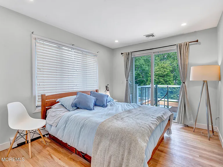 637 Beacon Blvd — Photo 18