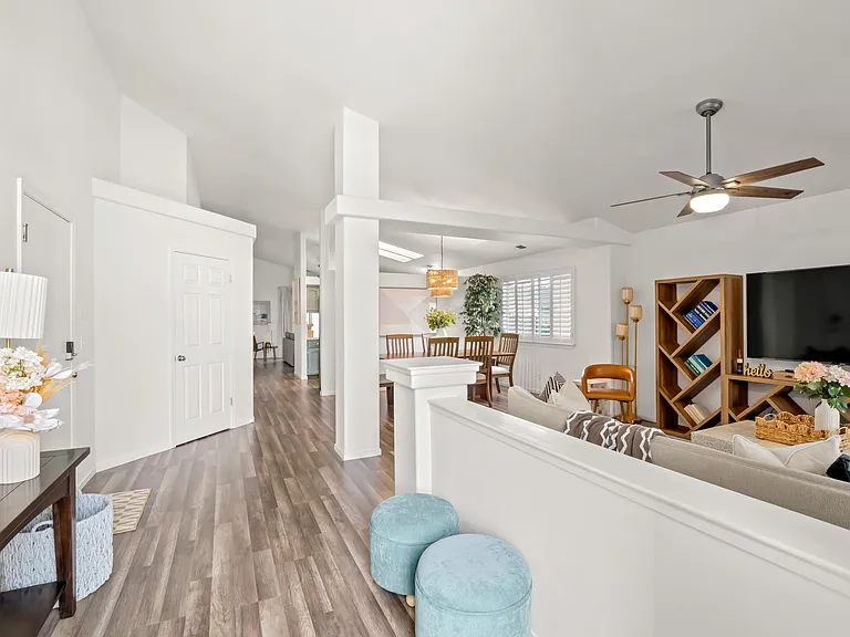 1126 N Purdue Ave — Photo 23