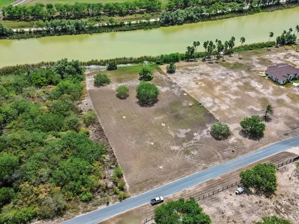 39532 Palm Dr, Los Fresnos, TX 78566