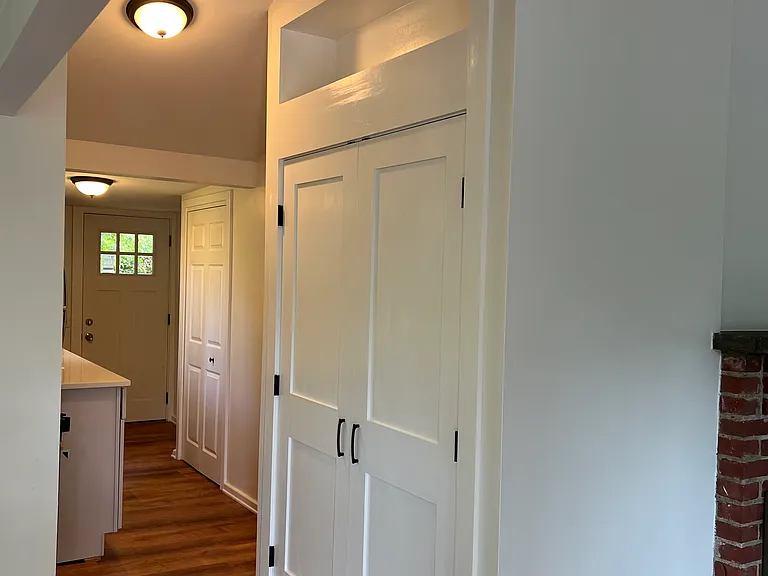 Closet (1 of 4)