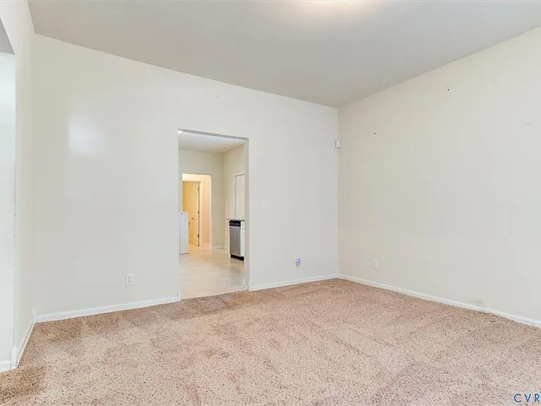 5 N Oak Ave — Photo 12