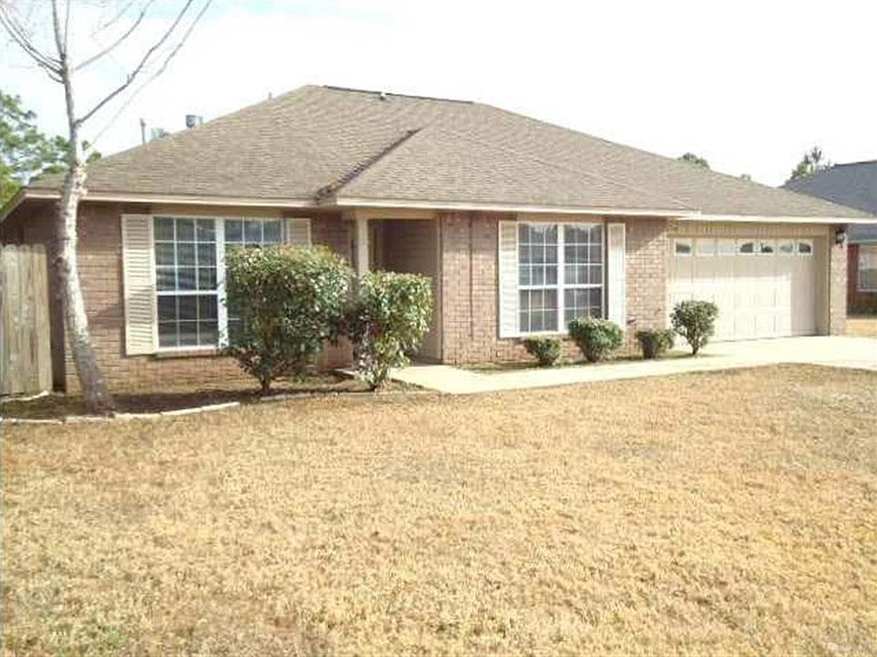1st image of 814 Lake Aire Dr