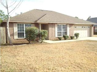 814 Lake Aire Dr, Pensacola, FL 32506