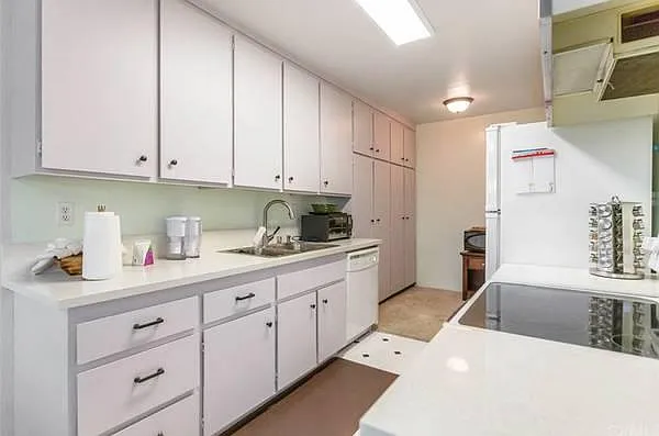 277 Pleasant St #317 — Photo 7