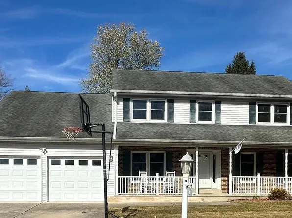 6 Old Stable Ln, Newark, DE 19711