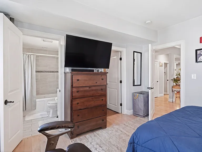 30 Rawson St #3 — Photo 9