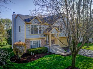 703 Pinehurst Dr, North Aurora, IL 60542