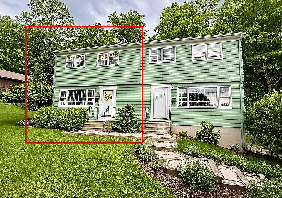 46 Topstone Dr
