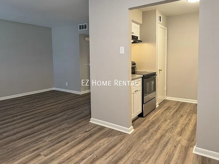 2101 6th Ave N #8 — Photo 3