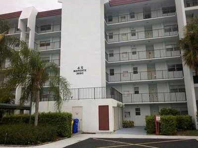 3590 Via Poinciana APT 408, Lake Worth, FL, 33467