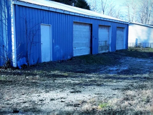 4088 Barnes Mountain Rd, Irvine, KY 40336