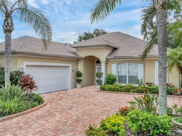 7906 Ashley Cir, University Park, FL 34201