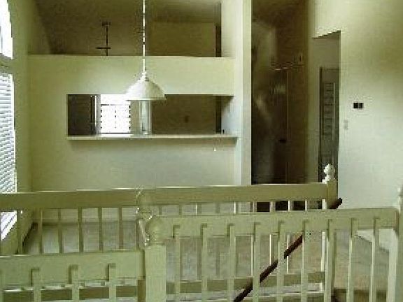 4th image of 231 Countryplace Ln