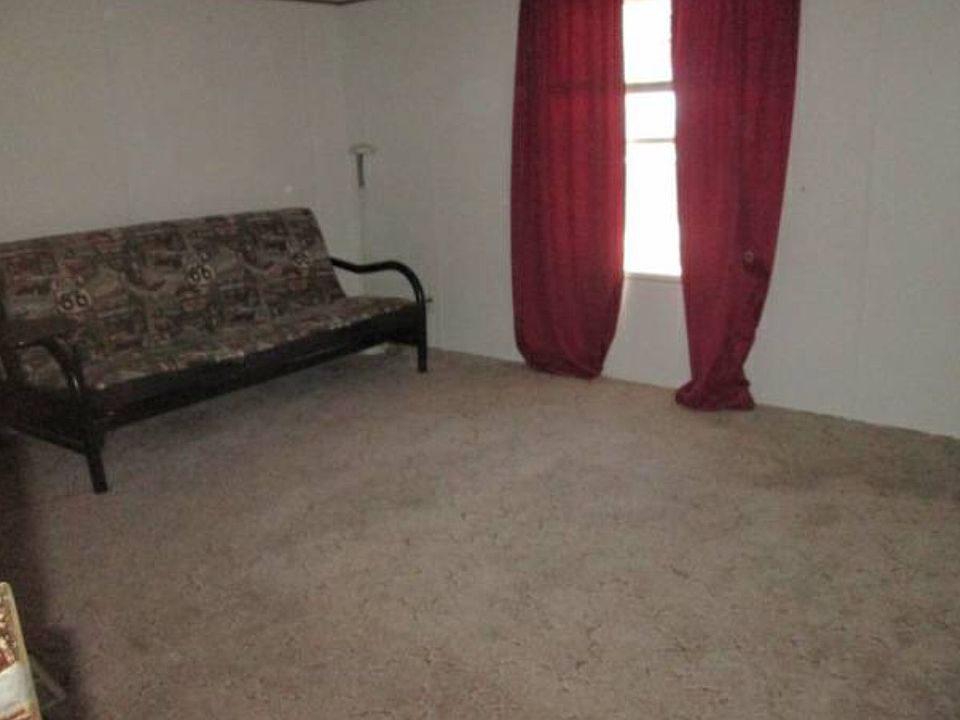 1st image of 1902 E Dahlia Dr