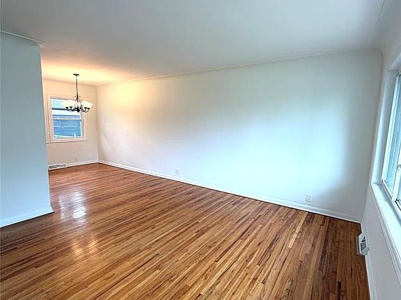 4th image of 3186 Mark Ave