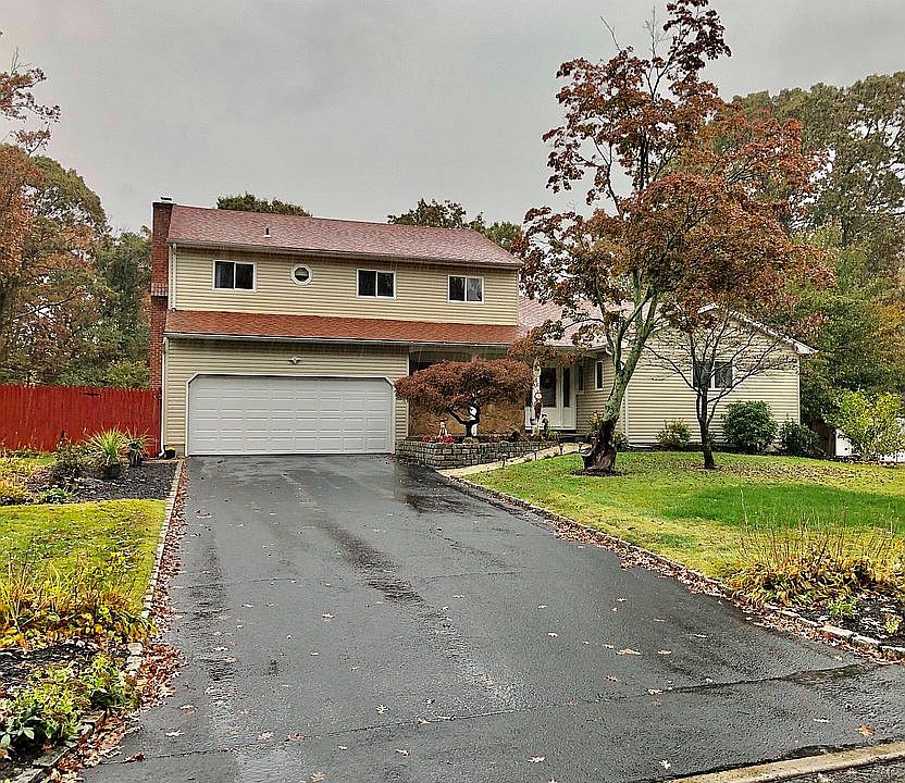 OPEN HOUSE  Sat 11/21  1-3