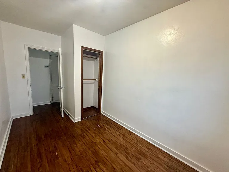 515 W Strowbridge St — Photo 12