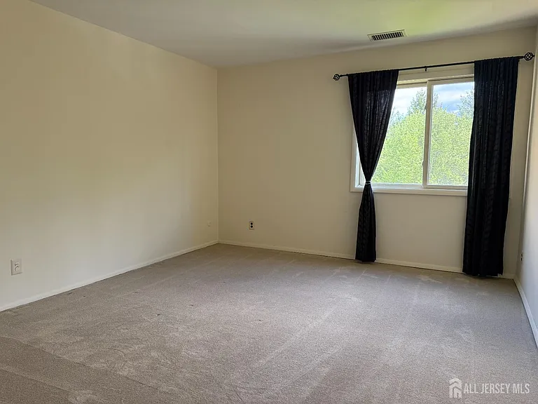 2311 Sayre Dr — Photo 7