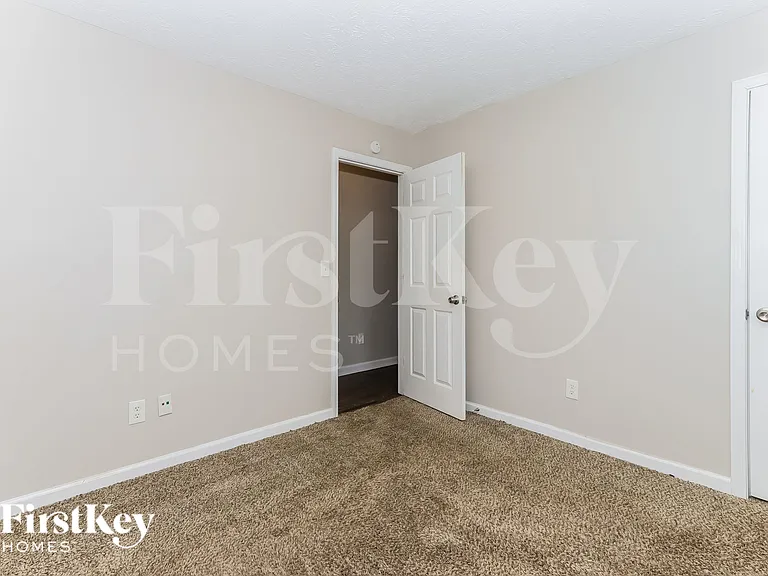 128 Greenleaf Dr — Photo 13