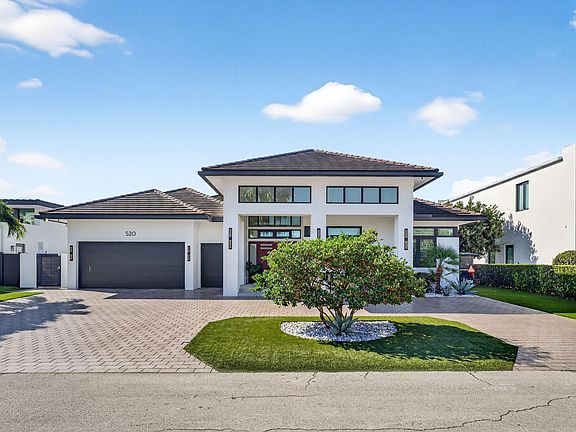 2nd image of 520 Golden Harbour Drive