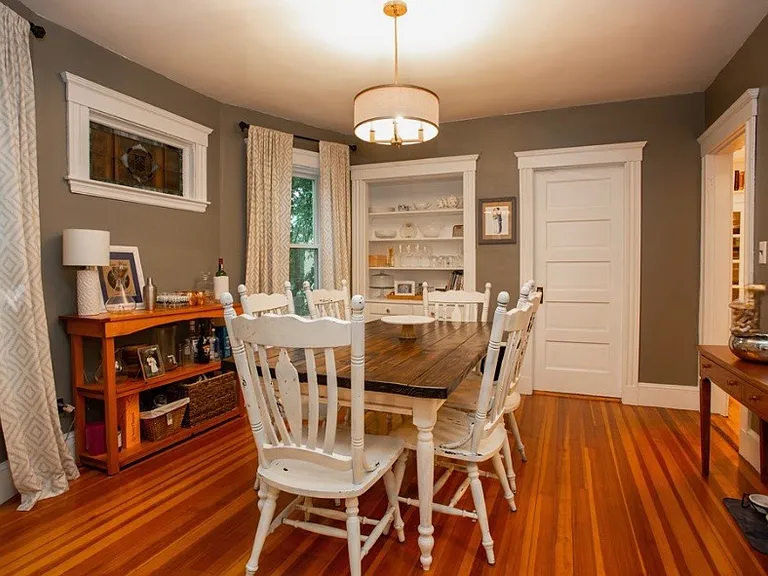 19 Hallam St #2 — Photo 7