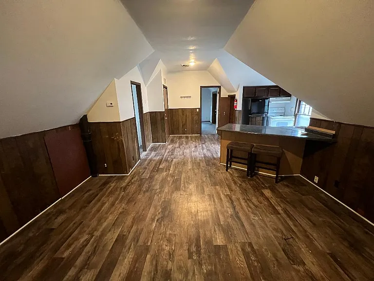 720 S Park St #4 — Photo 3
