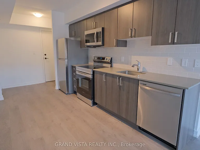 556 Marlee Ave #209 — Photo 5