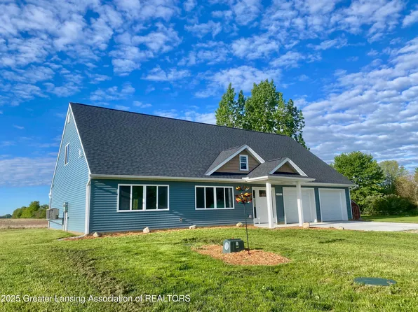2491 W Price Rd, Saint Johns, MI 48879