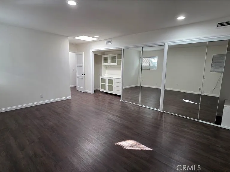 17322 Keswick St — Photo 9
