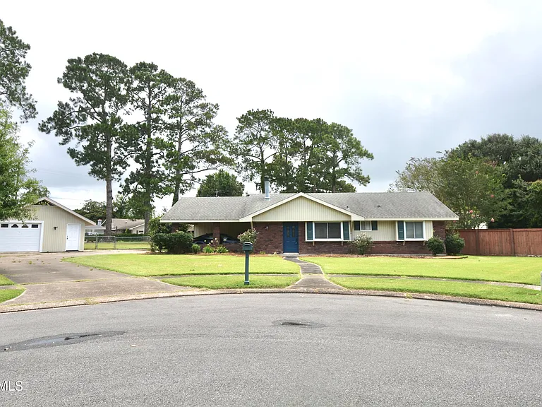 101 Boxwood Dr — Photo 23