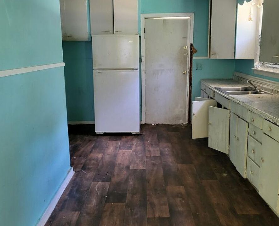 2nd image of 1103 S 5th St