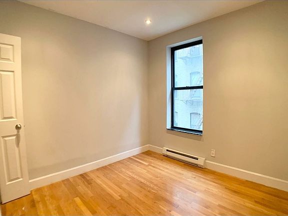 4th image of 318 W 114th St #34