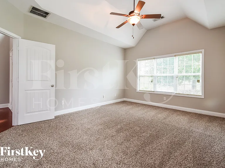 6303 Spring Cove Dr — Photo 8