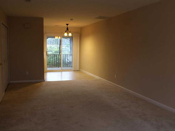 4th image of 408 Doane Way
