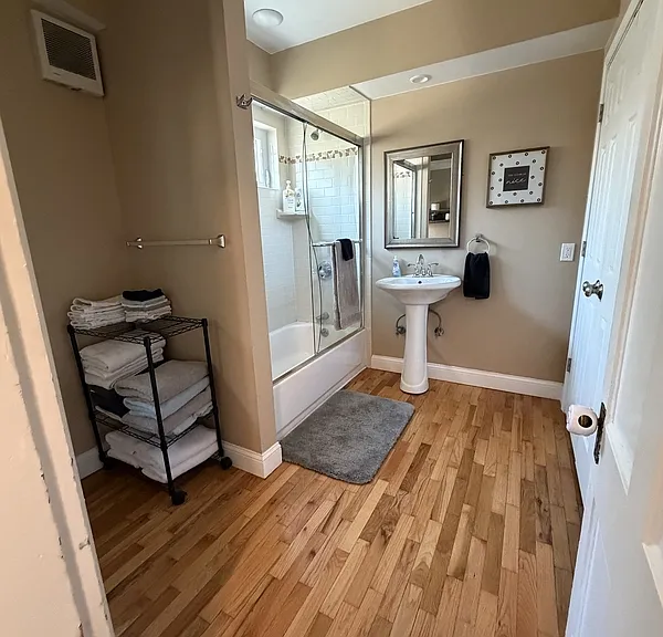 845 Illinois St — Photo 13