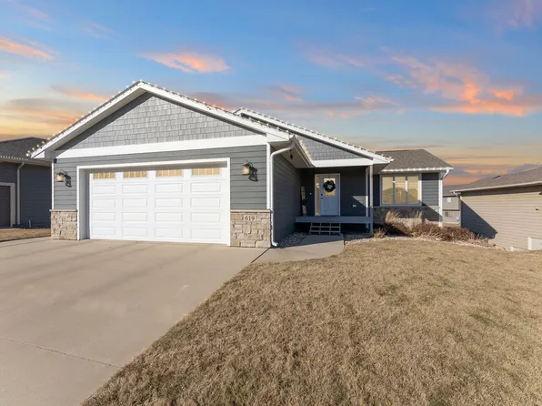619 Cressman Trl, Hartford, SD 57033